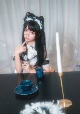 韩国穿丝袜的三级_高清完整视频